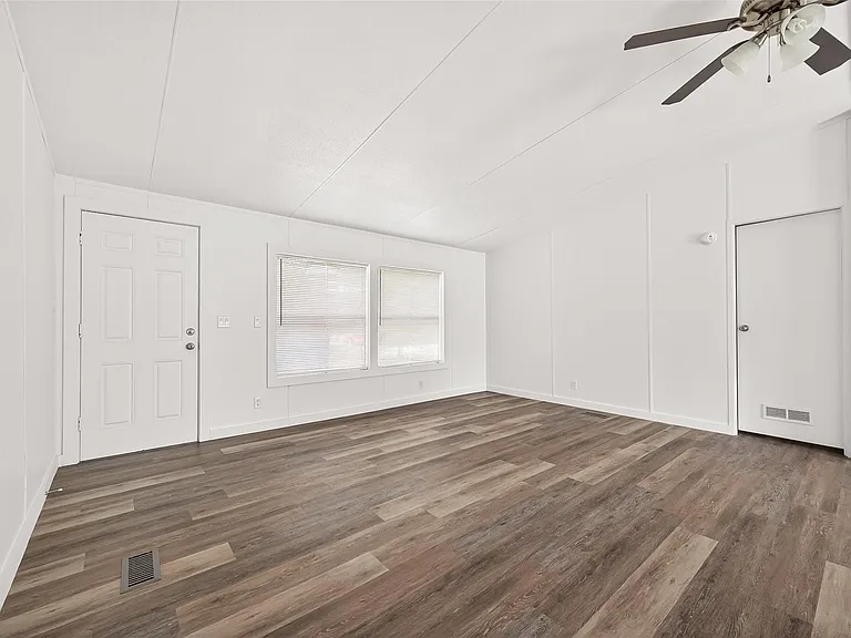 6018 Barney Ln — Photo 11