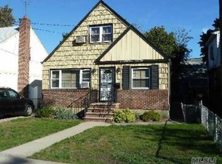 13741 244th St, Rosedale, NY 11422
