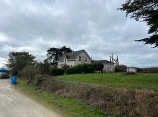 1127 Moxon Ln, Arcata, CA 95521