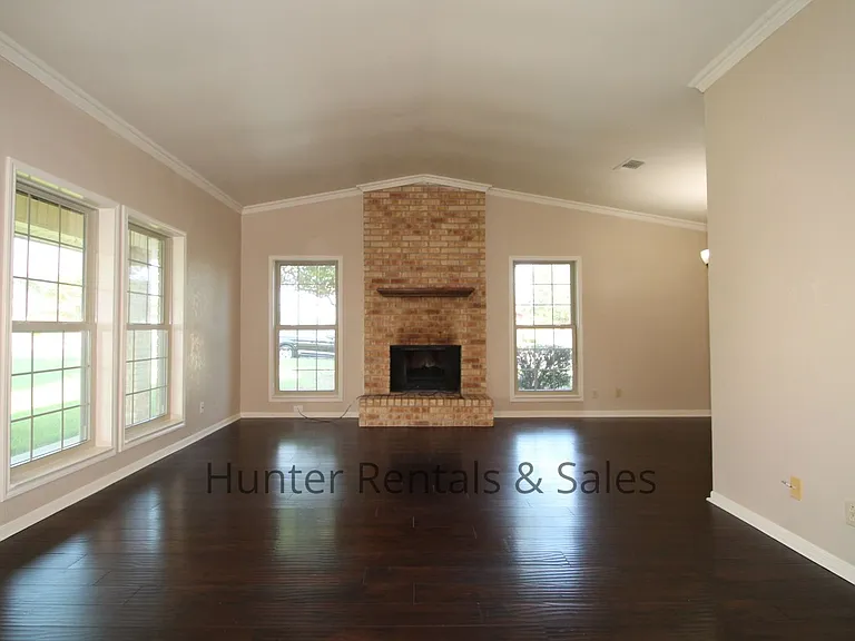 1615 Beaver Trl — Photo 4