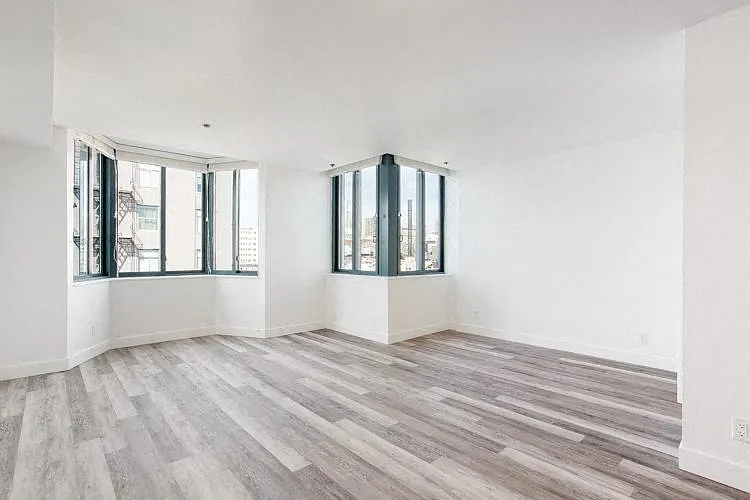 Trinity Towers Apartments — Photo 45