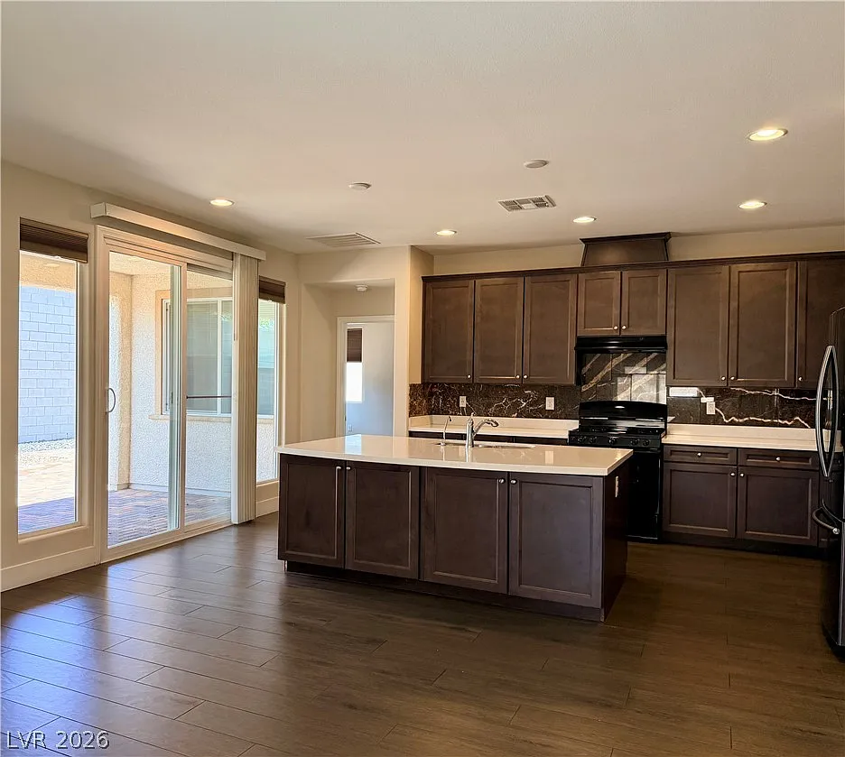 4 bed, 3.0 bath, 2209 sqft, $3,500 — Photo 2