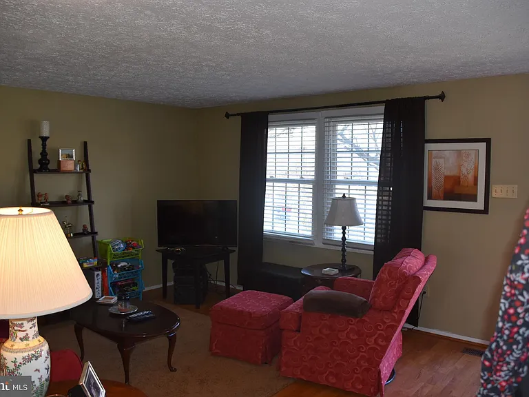 7708 Fawn Ct — Photo 5