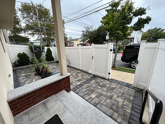 2nd image of 448 Durant Ave
