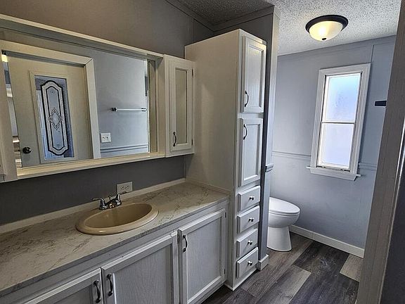 5th image of 2737 W Washington Ctr #108