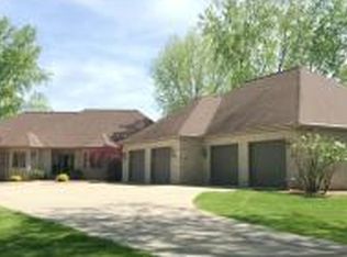 1414 Longtail Beach Rd, Suamico, WI 54173