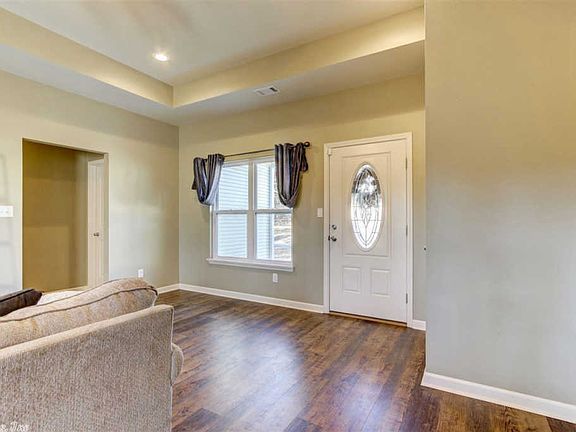 5th image of 125 Deerfield Trl
