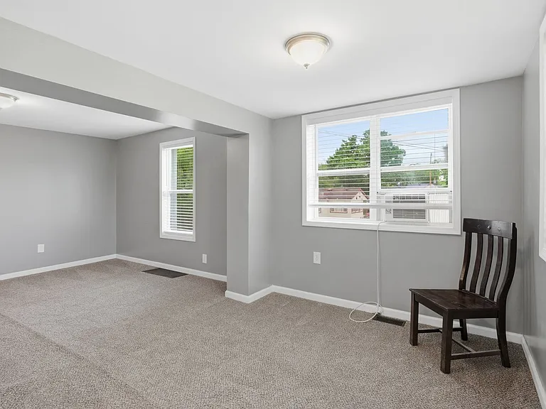 23060 Bernard St — Photo 9