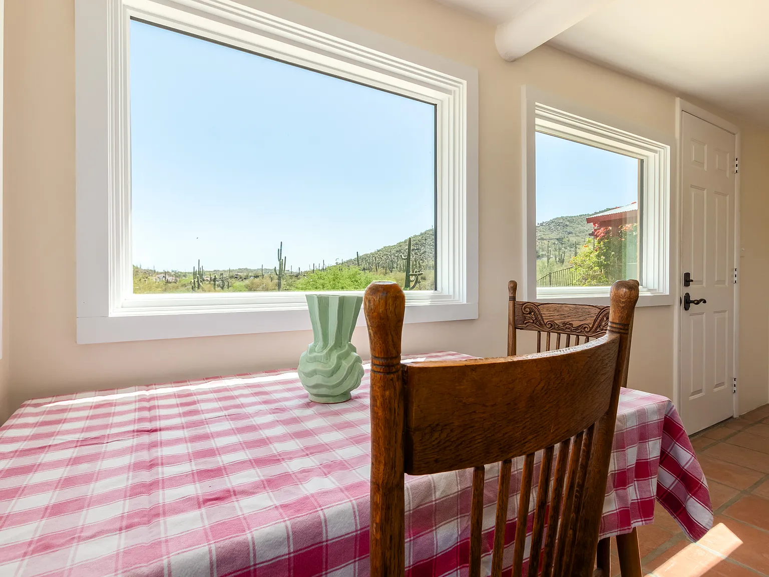 1 bed, 876 sqft, $2,800 — Photo 3