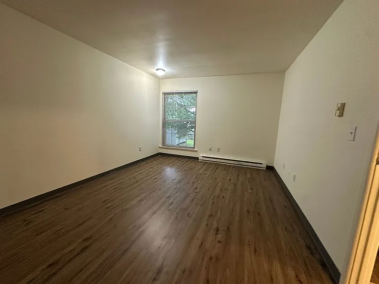 University Park Apartments near Cornell University — Photo 306