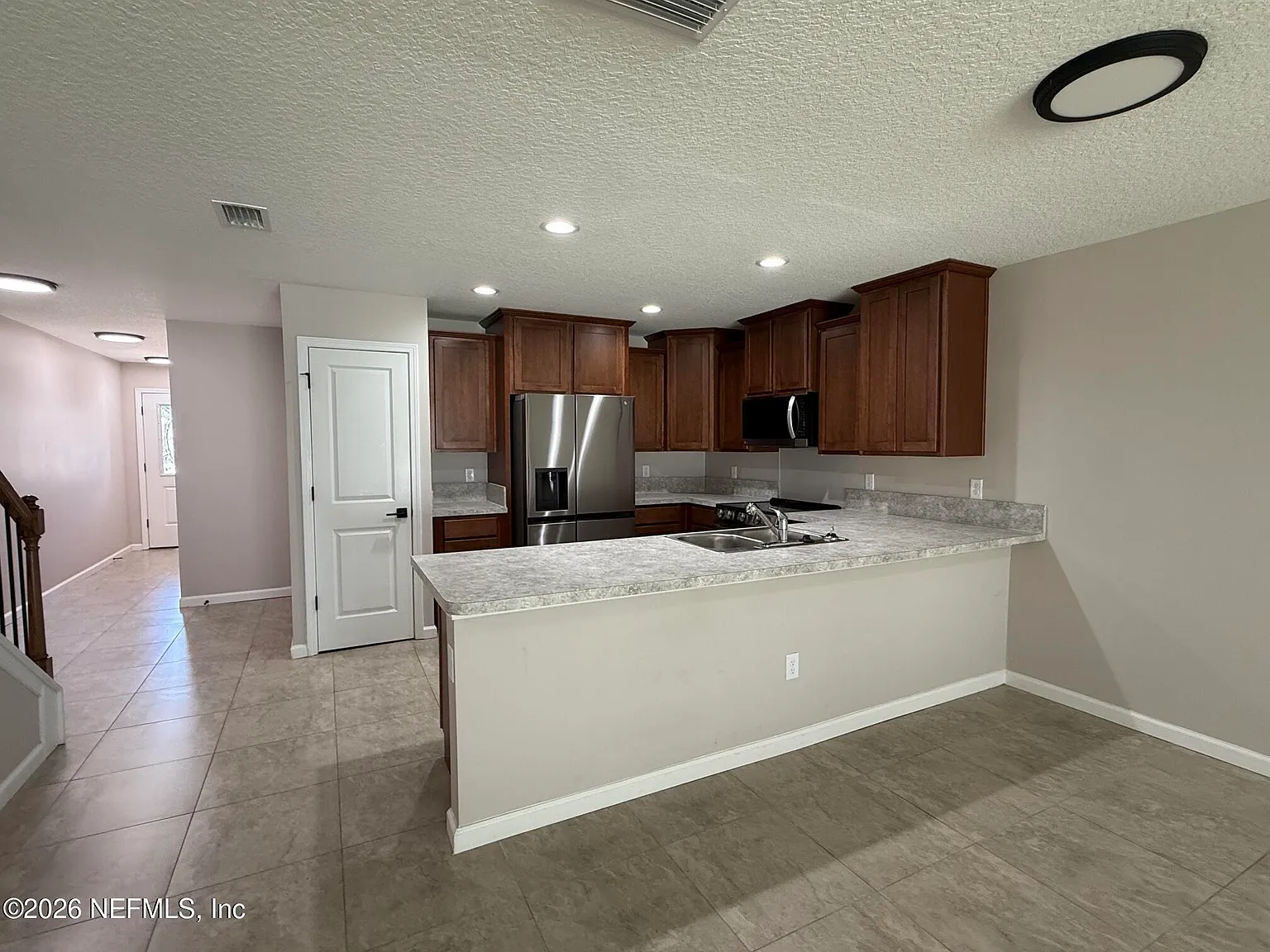 2 bed, 2.5 bath, 1652 sqft, $1,700 — Photo 4