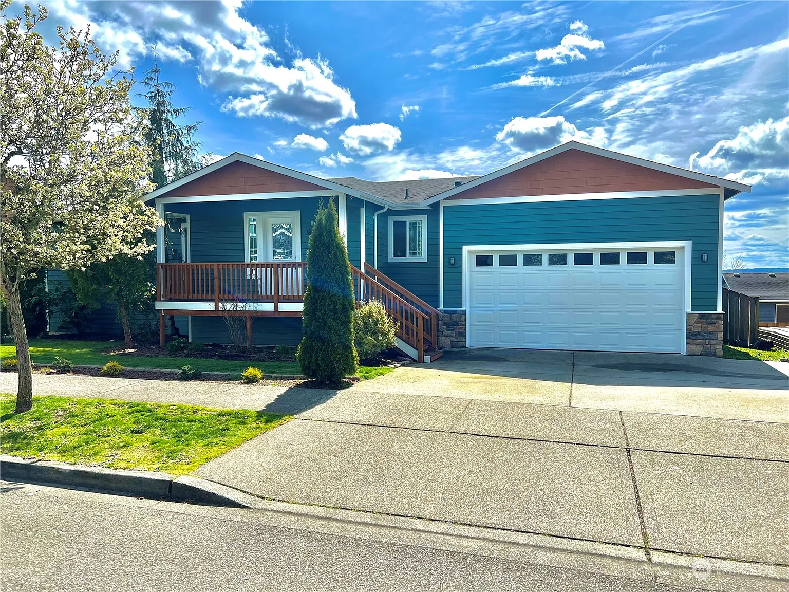 18948 136th Place SE photo 1