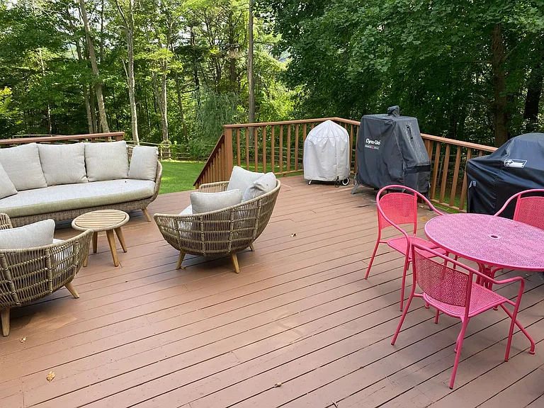 65 Leroi Dr — Photo 39
