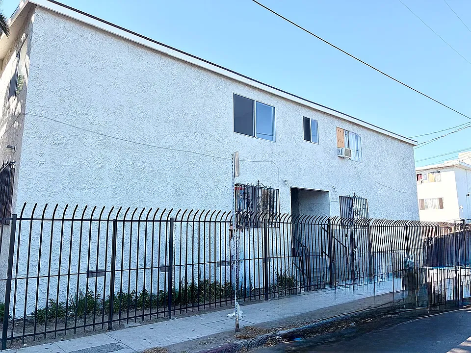 2343 S Wall St #3