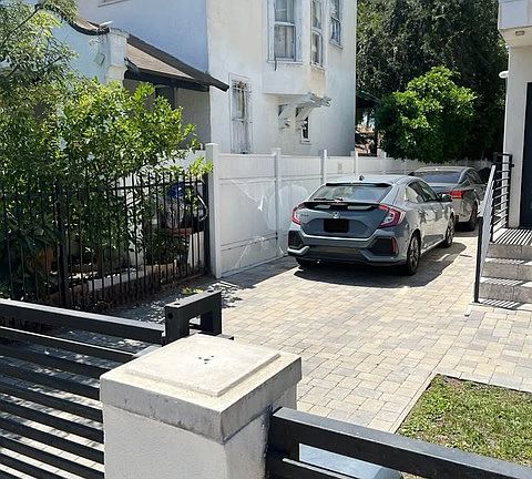 3rd image of 2631 S La Salle Ave #5