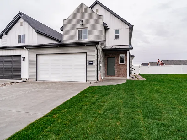 2062 47th St, Ammon, ID 83401