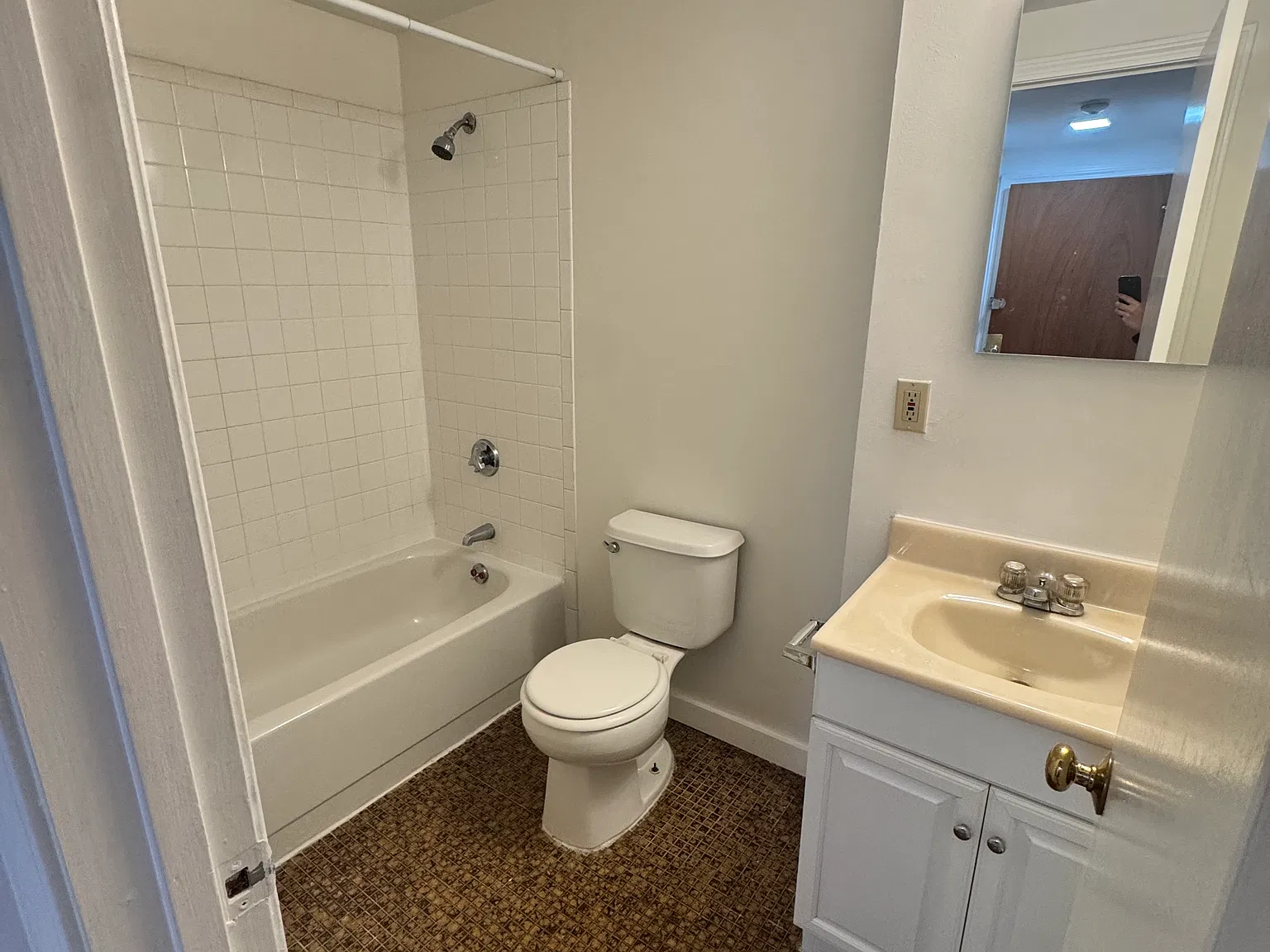 Studio, 1.0 bath, $2,295 — Photo 2