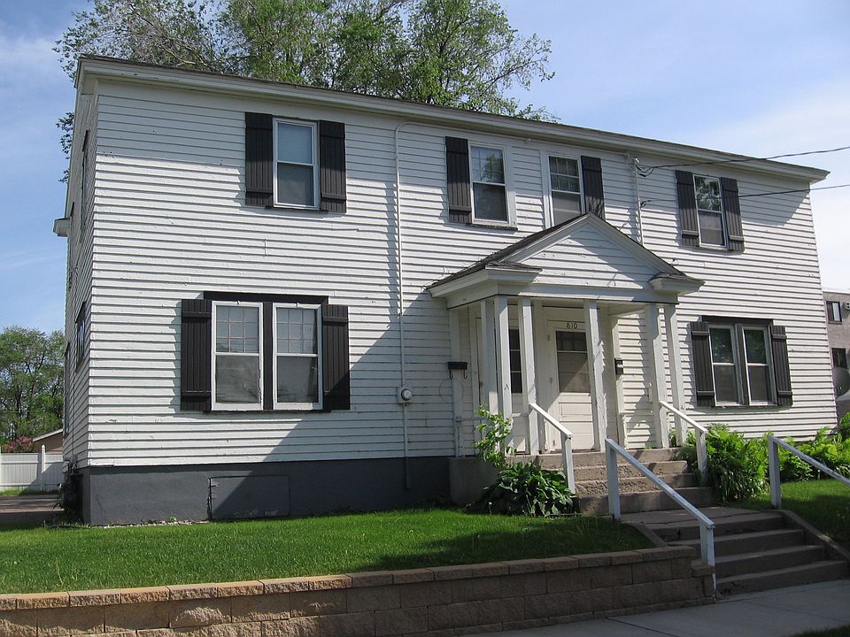 1st image of 527 8th Ave N