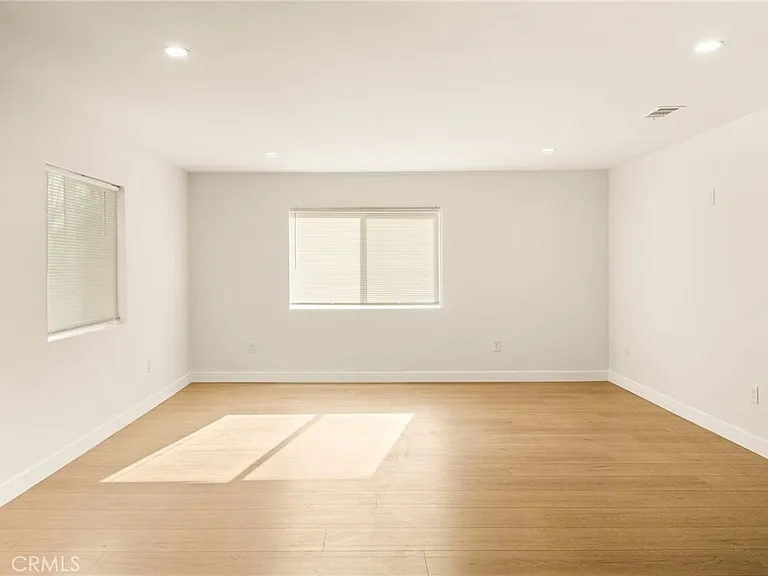 11920 Laurel Ave #A — Photo 12