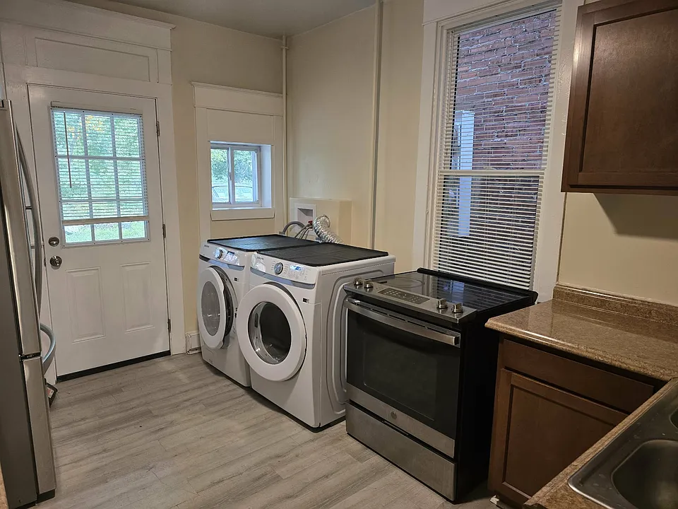 301 Summit Ave #1