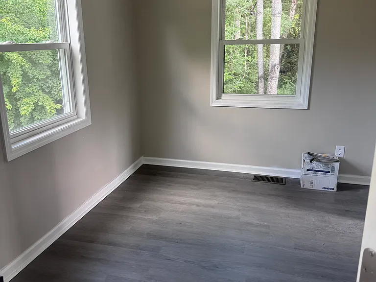 9318 James River Rd — Photo 5