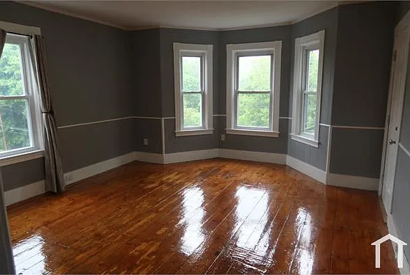 3 bed, $2,300 — Photo 2