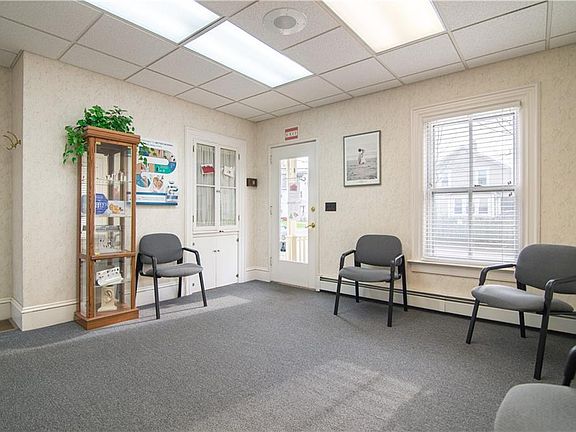 5th image of 1044 Smithfield Ave