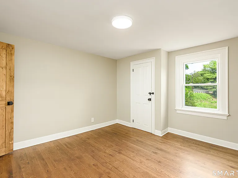 560 Manchester Rd — Photo 24