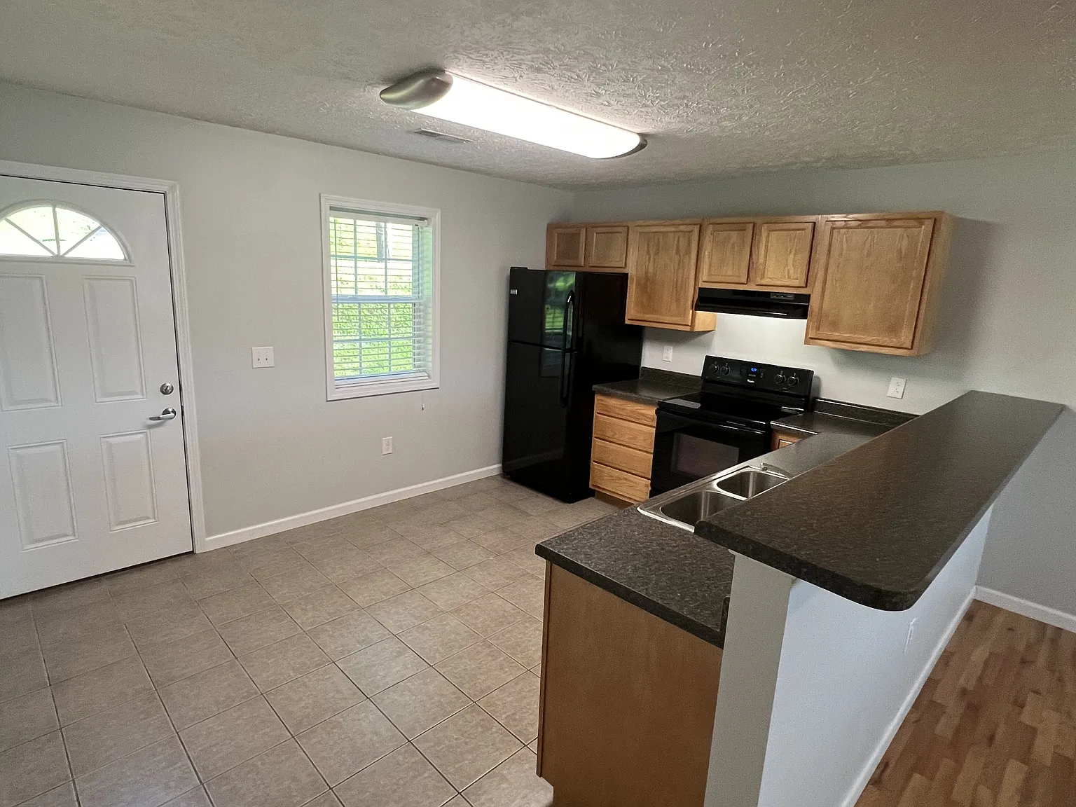 1139 East Main - B — Photo 3