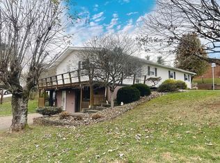 136 Dodd Dr, Spencer, WV 25276