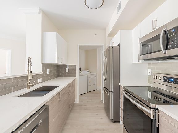5th image of 630 S Sapodilla Ave APT 206