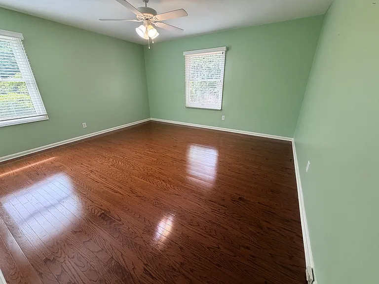 2311 Pinecliff Dr — Photo 10