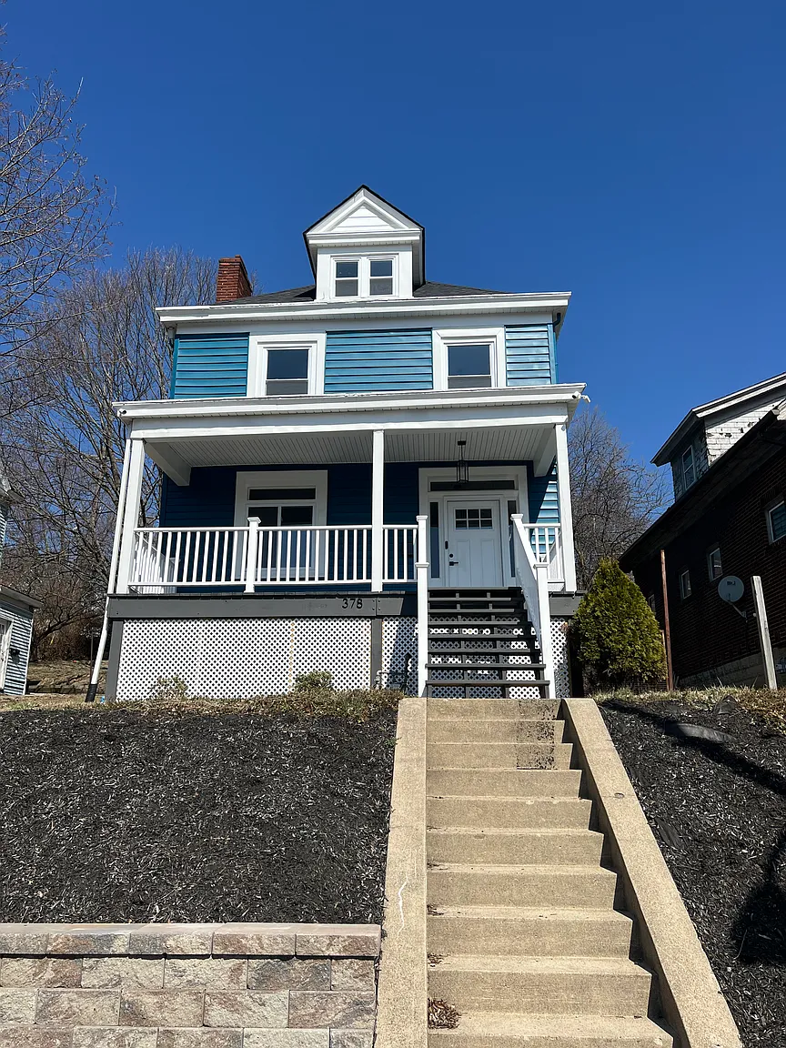 378 Ingomar St photo 1