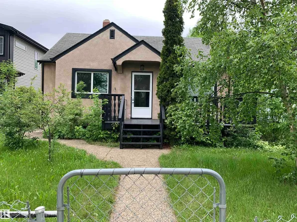 11842 93rd St NW, Edmonton, AB T5G 1E3