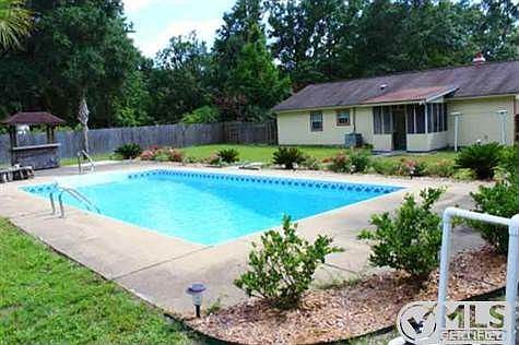 3rd image of 2168 Hickory Ln #2