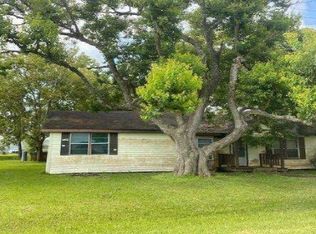 82 4th St, Pledger, TX 77468