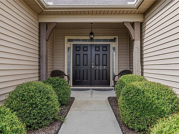3rd image of 125 Daylily Ln