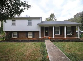 900 Tally Ho Ct, Charlotte, NC 28212