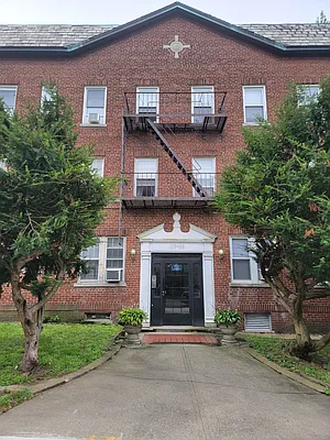 Rented by Metro Park Realty Inc | media 26