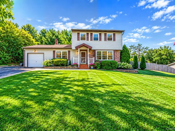 4 Rolling Hills Drive, Ridge, NY 11961