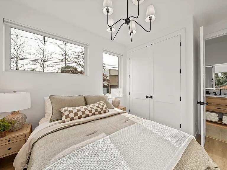 330 NE Quimby Ave #1 — Photo 24