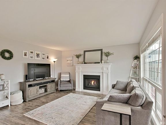 4th image of 1167 Cervantes Way