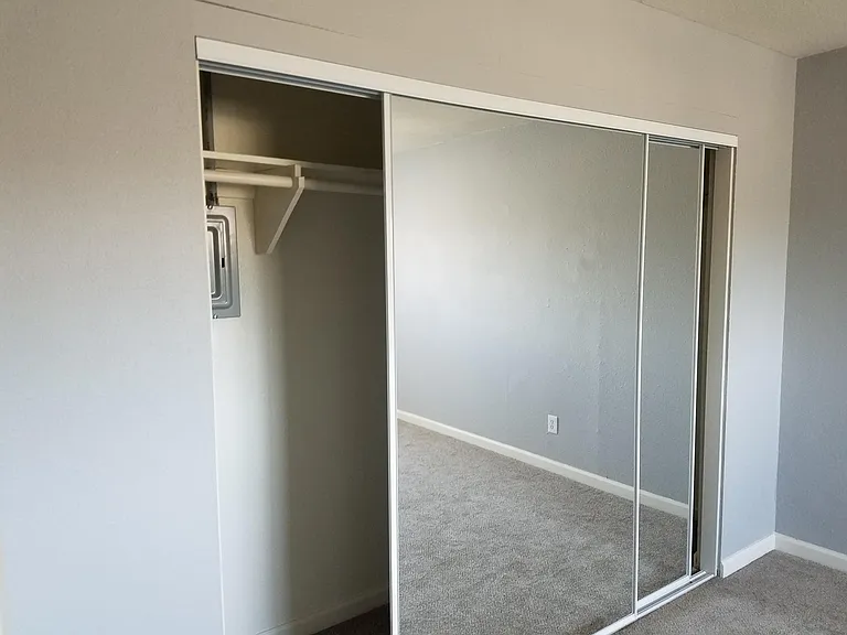8930 Edgemoor Dr — Photo 3