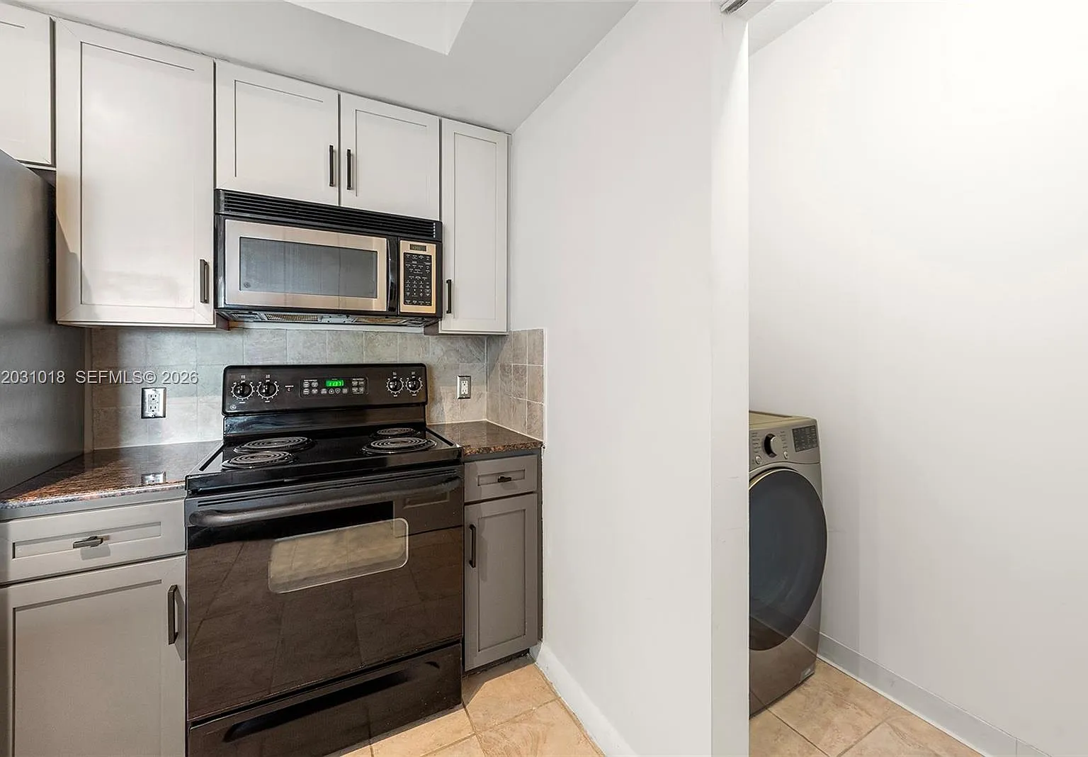 Cite Condo — Photo 3
