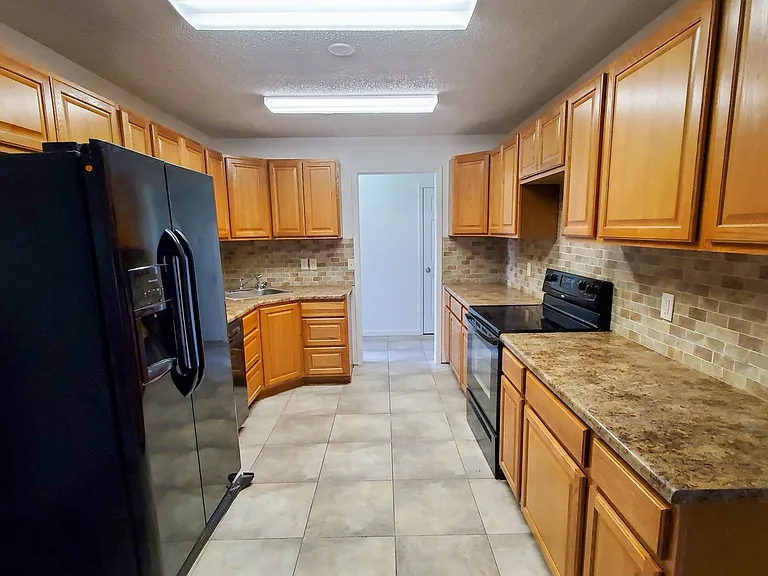 6216 Rutgers St — Photo 2