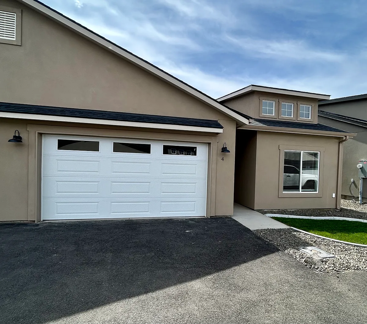 Building Photo - 6408 Sandstone Dr #4