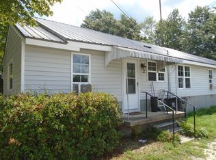 100A Spring Ave, Spring Lake, NC 28390