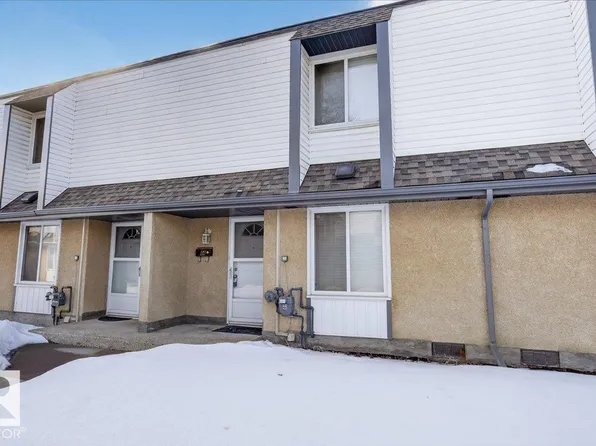 1 Garden Grv NW #4, Edmonton, AB T6J 2L3