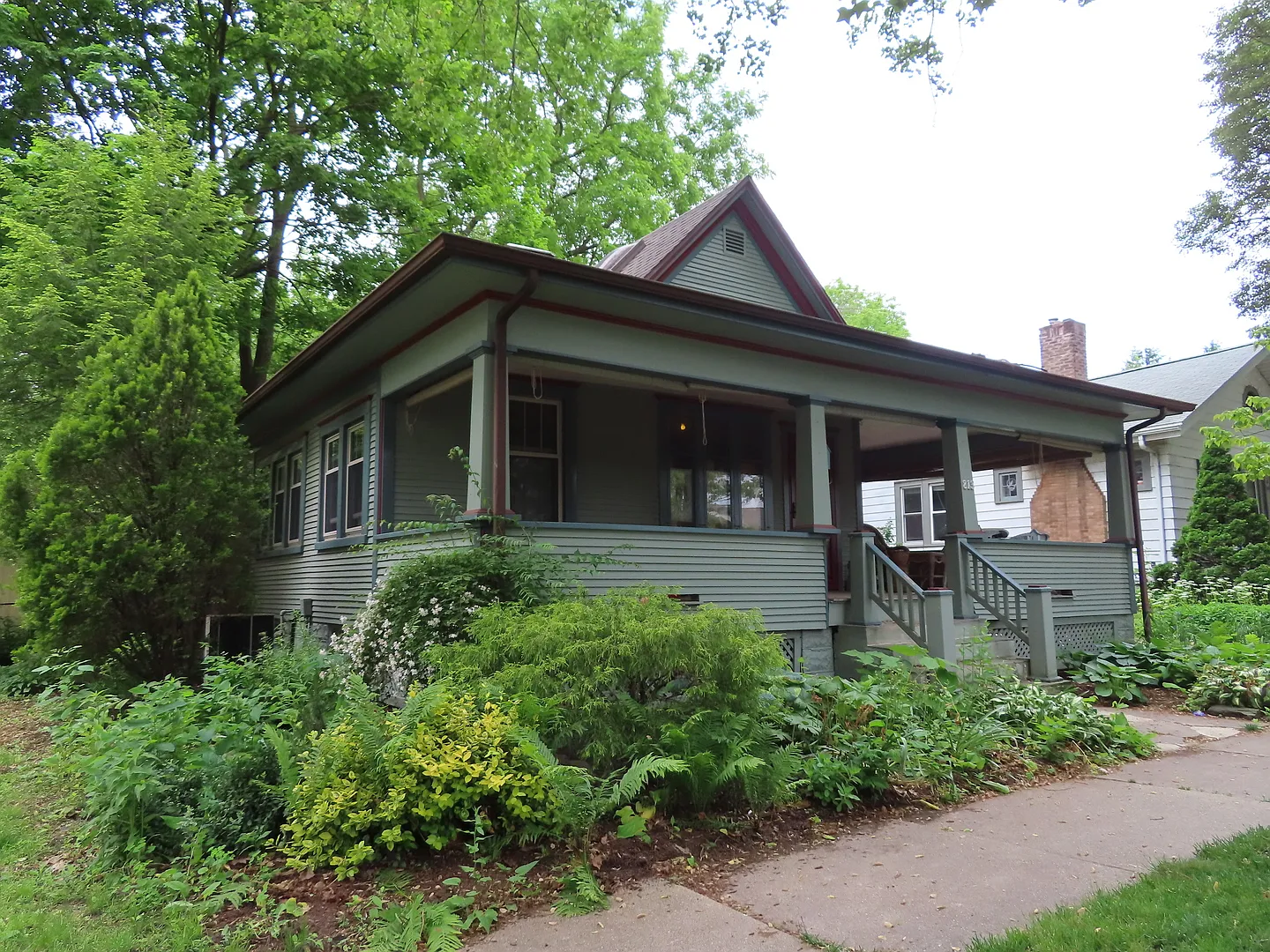 813 W Washington St photo 1
