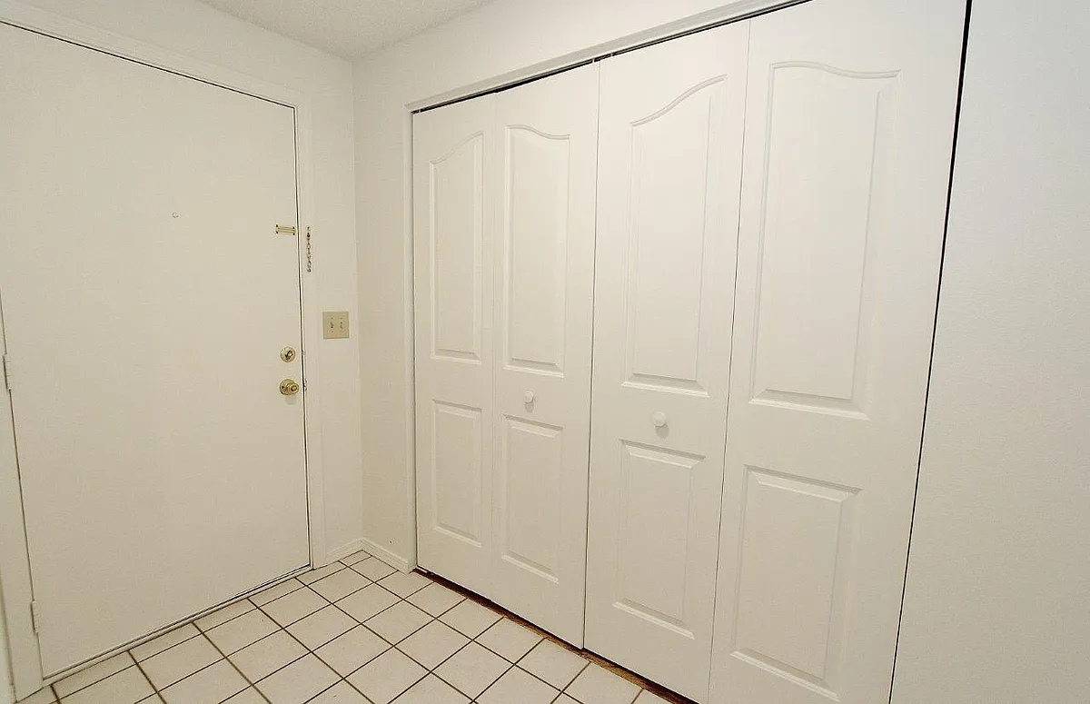 Building Photo - 3695 S Gekeler Ln #17